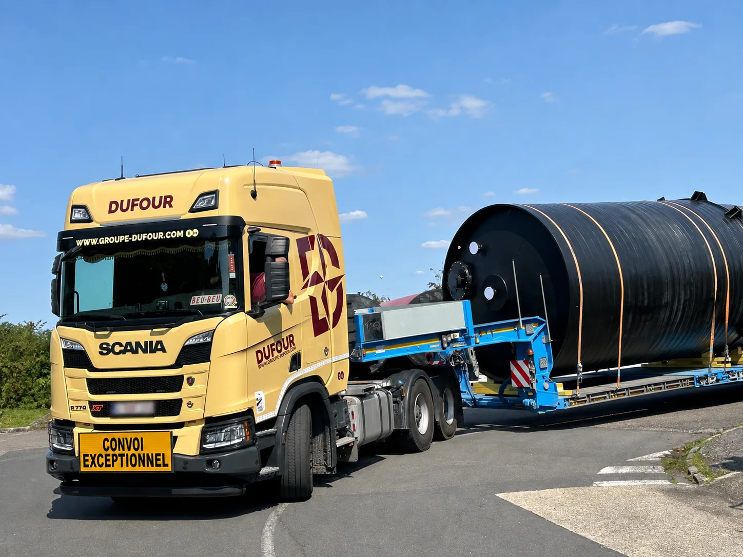 Transport de cuves sur route 2