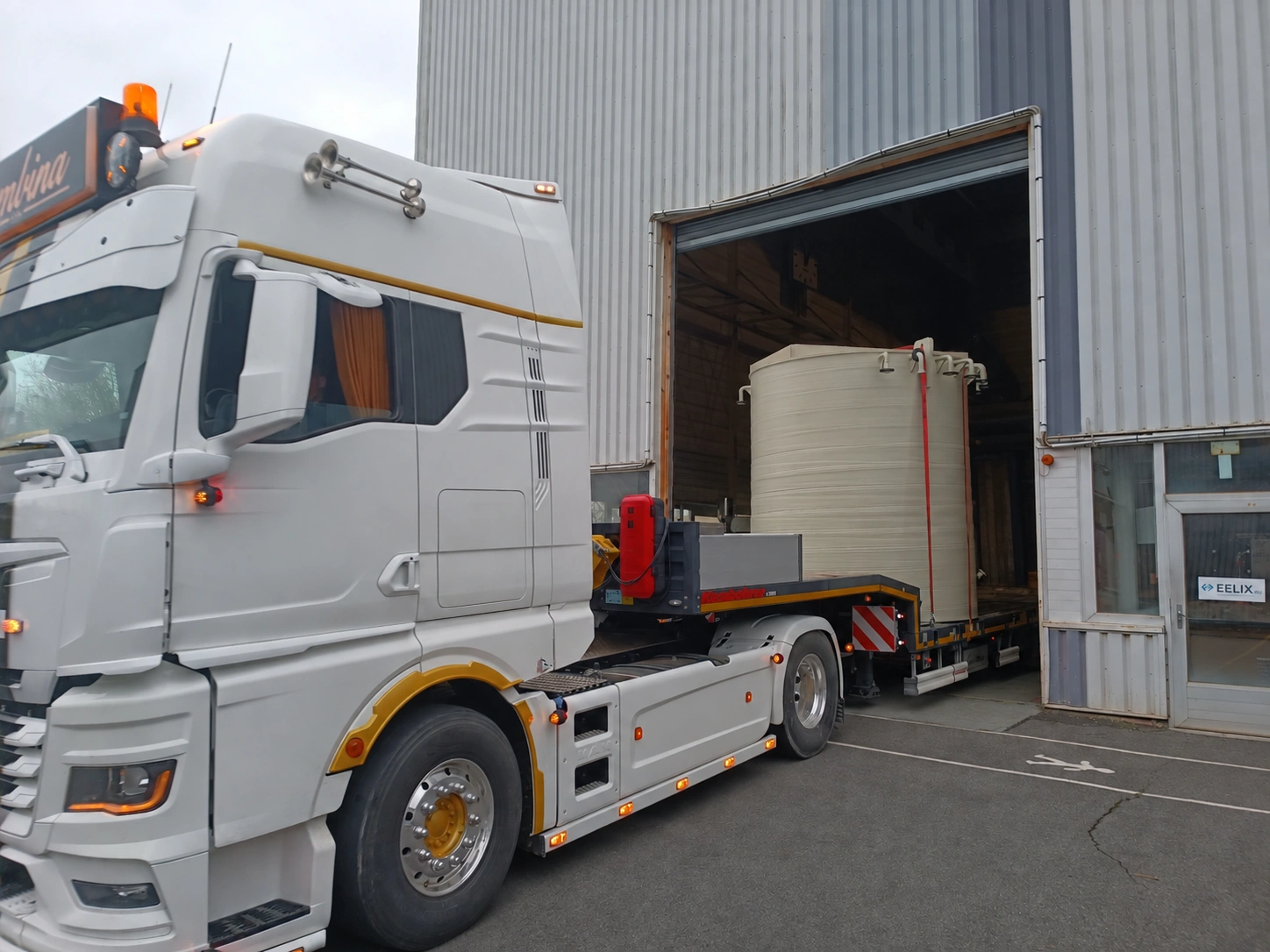 Transport de cuves sur route 3