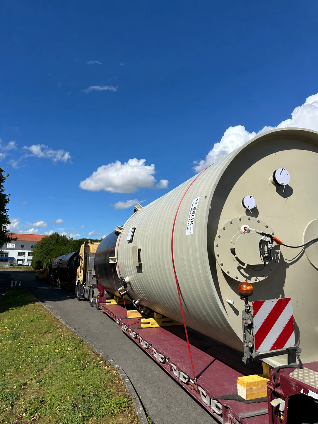 Transport de cuves sur route 5